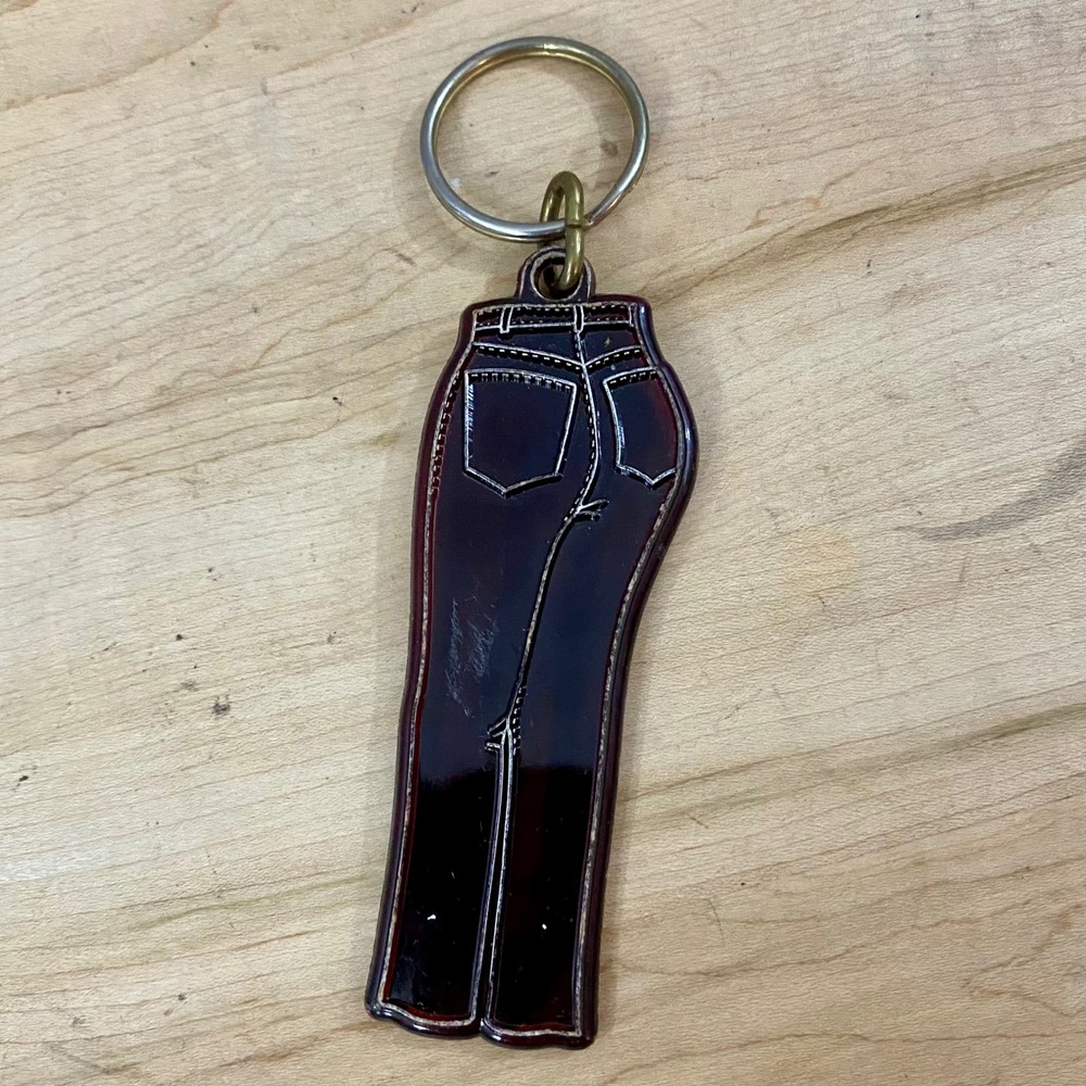 Vintage 1980 B-E Ind Stamford CT Brown Jeans Pants Enamel Novelty Keychain Fob
